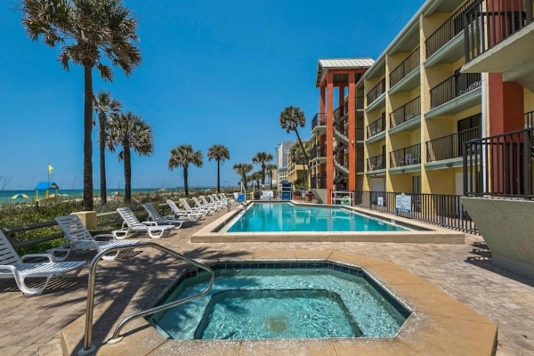 Ramada by Wyndham Panama City Beach / Beachfront image 15