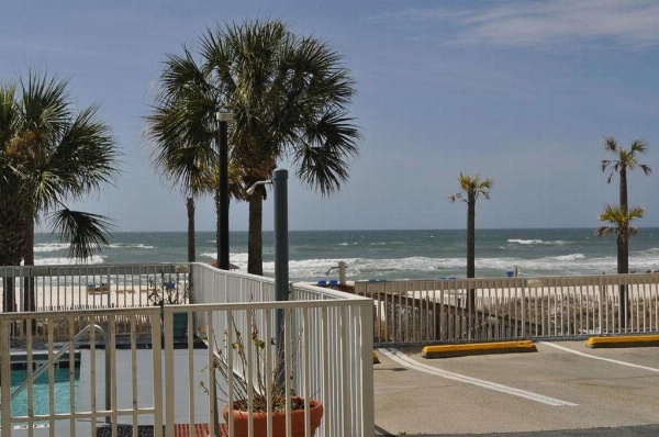 Ramada by Wyndham Panama City Beach / Beachfront image 26