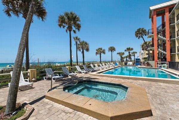 Ramada by Wyndham Panama City Beach / Beachfront image 8
