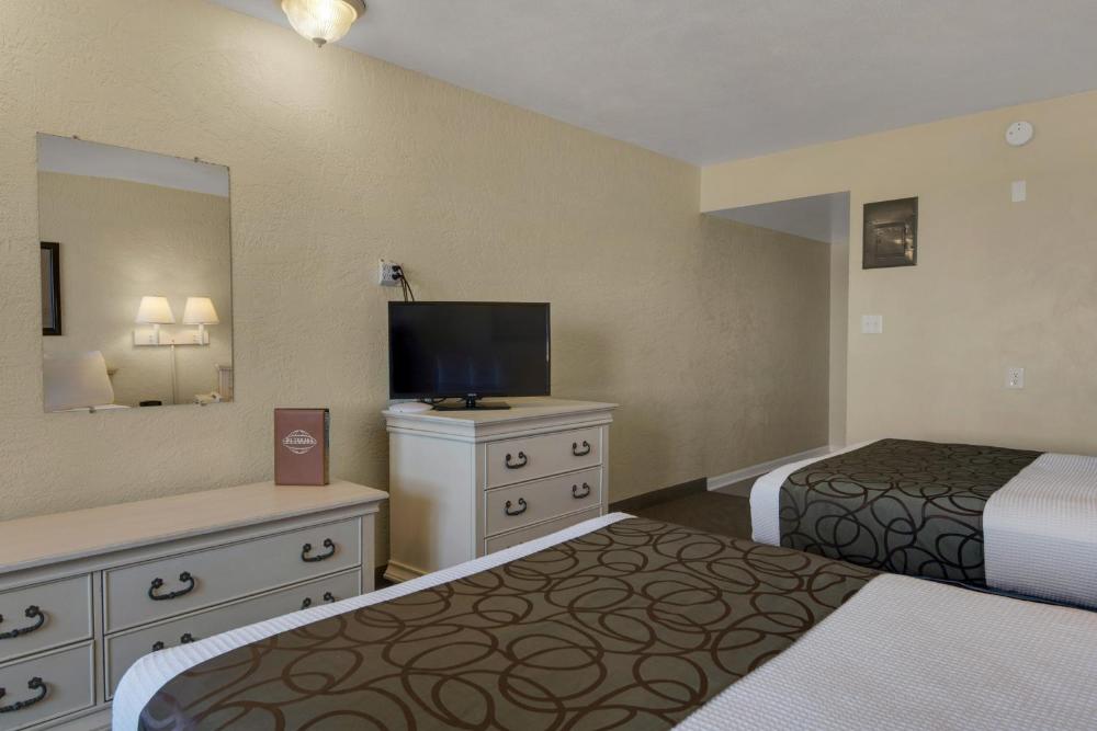 Room with 2 Double Beds, Water View, Non-Smoking